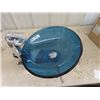 Image 2 : Clearvision Bathroom Sink w Faucet