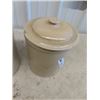 Image 3 : 3 Crocks -3 Gal Medalta, 1 Gal Medalta w Lid & 1 Gal??