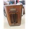 Image 1 : General Electric Cabinet Radio