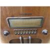 Image 2 : General Electric Cabinet Radio