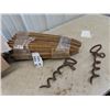 Image 2 : 8 Vintage Wooden Muskrat Stretchers, Tie Downs & Furniture Castors