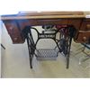 Image 3 : Singer Treadle Sewing machine