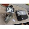 Image 3 : 3 Beacon Emergency Lights, & 3 Light Fixtures