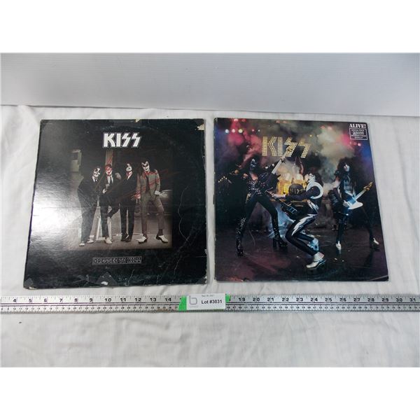 Gene Simmons signed Record Cover + KISS Alive 2 Record set