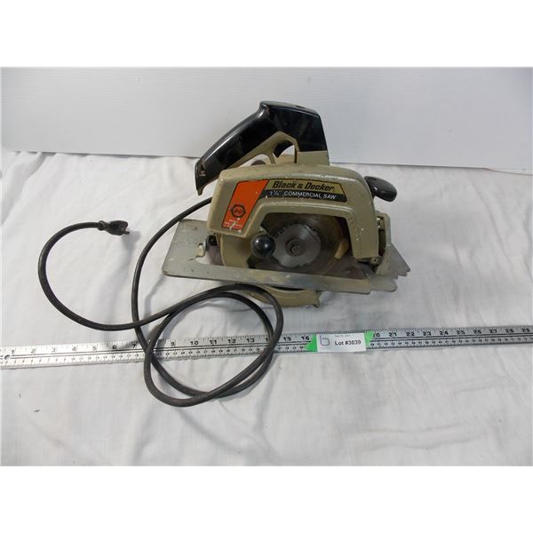 Black & Decker 7 1/4" Commercial Saw (working)