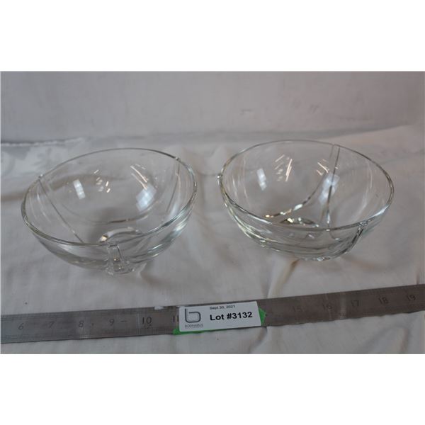 Set of 2 glass bowls