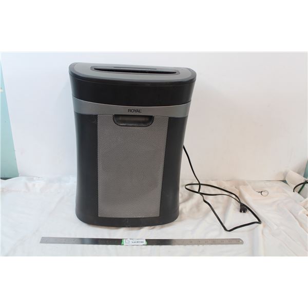 Royal paper shredder on wheels (working condition)