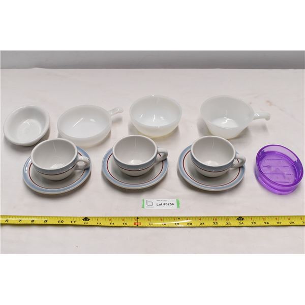 Set of 3 cups & saucers. Misc bowls/dishes