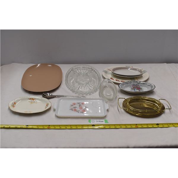Various sizes of serving trays