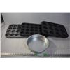 Image 1 : Muffin Tins and Cake Pan