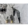 Image 3 : Wine stoppers + misc