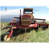 Image 5 : versatile hydrostatic 400 swather (model 500 year 77 - number 028 086 - 6 cylinder hasnt run since 2