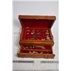 Image 1 : Large Jewellry Box with Contents