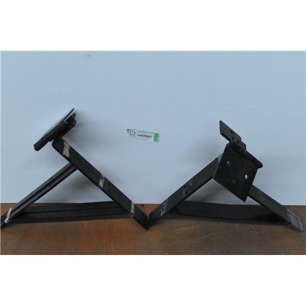 4 large metal brackets with hinges