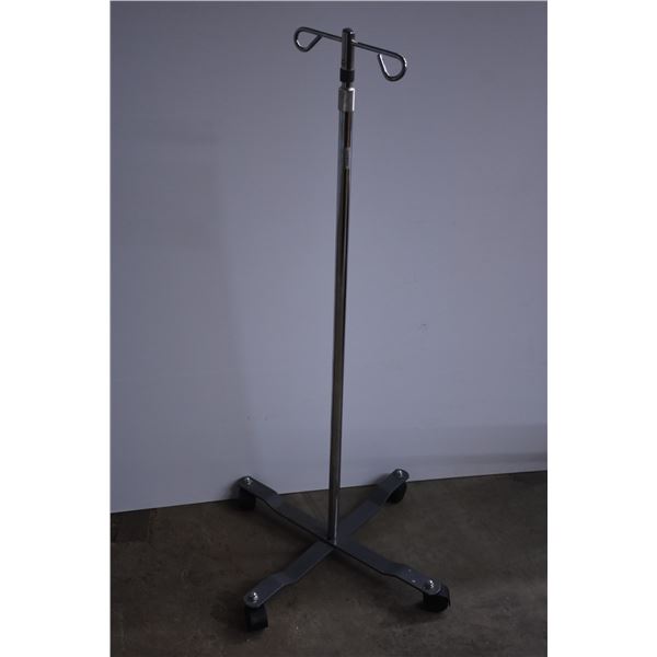 IV Stand