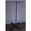 Image 1 : IV Stand