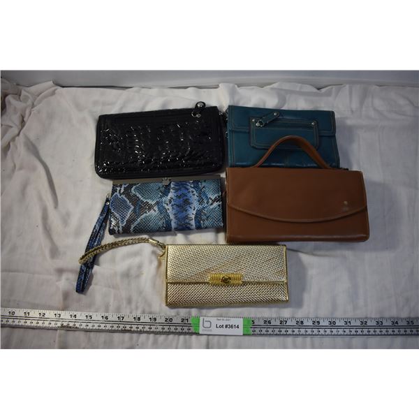 Clutches/Wallets