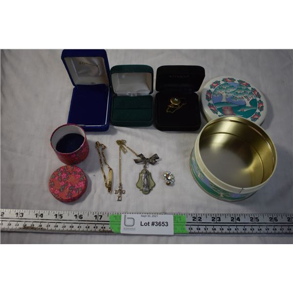 Bracelets, Brooches, and Jewellry Boxes