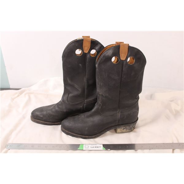 8 1/2 wide, men's cowboy boots