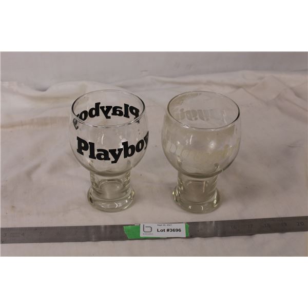 Set of 2 novelty playboy glasses