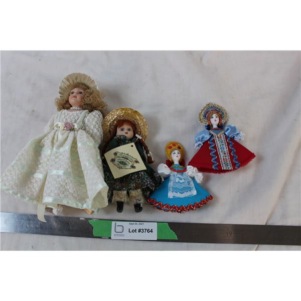 4 miniature porceline dolls, featuring Ann of Green Gables