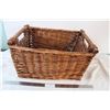 Image 1 : Rectangular wicker basket with wooden handles