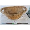 Image 1 : Wicker or wooden basket with handles