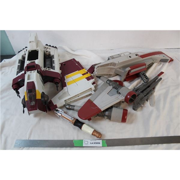 Star Wars modeld partially assembled, Sonic Screwdriver replica