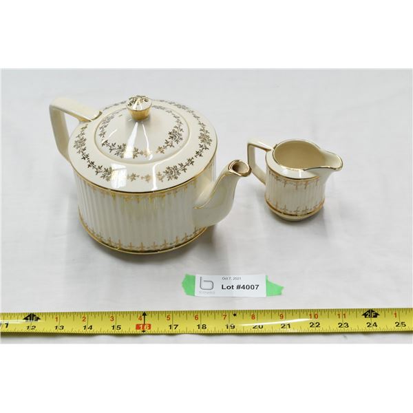 Vintage Sadler England Teapot + matching creamer