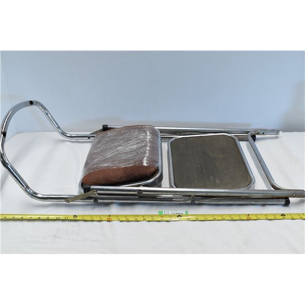 Step Ladder w/ Loose Pad