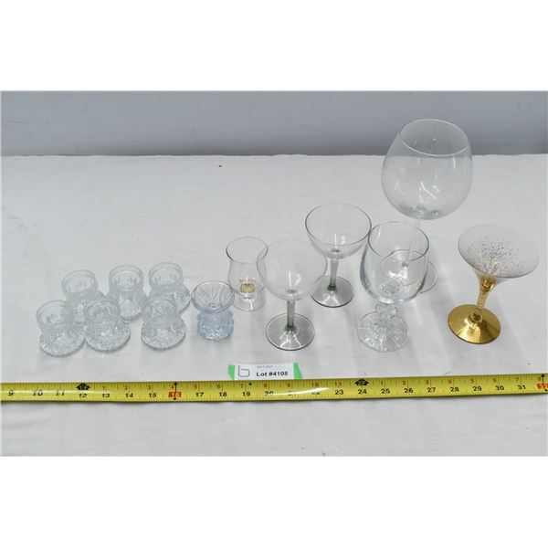 6 Small glasses, Misc. Wine Glasses