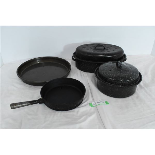 Roasting Pans, Iron Skillet & Baking Tray