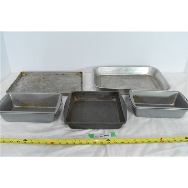 Assorted Baking Pans