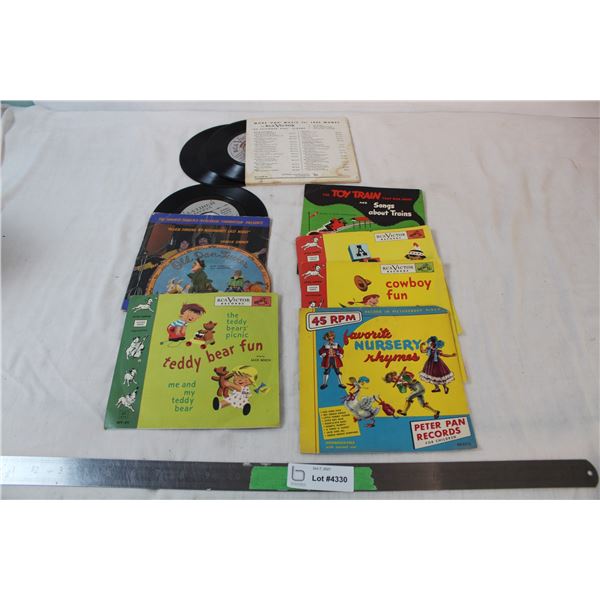 Lot of 45 covers, and a few discs