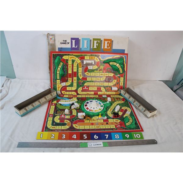 1977 "The game of life" with rubber animals