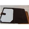 Image 4 : 2 leather binders, 1 leather photo album