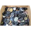 Image 2 : Box of buttons