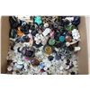 Image 3 : Box of buttons
