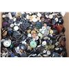Image 3 : Box of buttons
