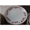 Image 3 : Twelve placesetting dinnerware set