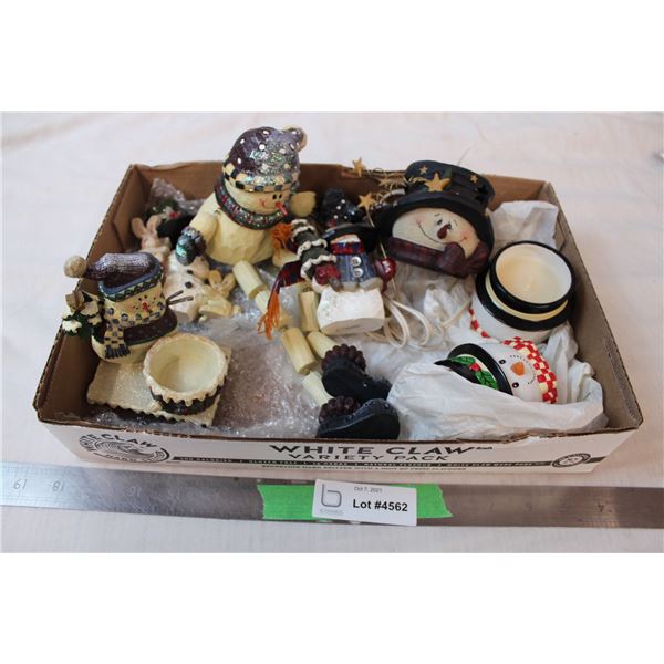 Various snowman decor