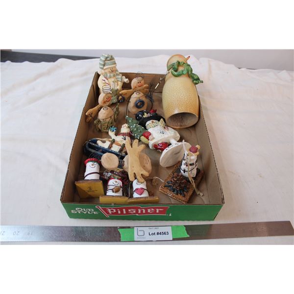 Various snowman decor