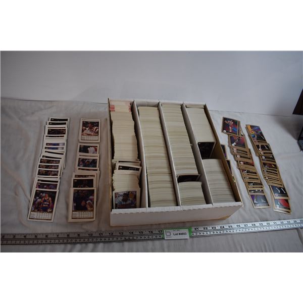 2000 Count Box of NBA Cards - 1990 Skybox