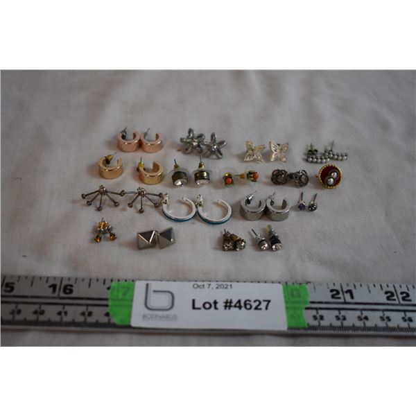 Lot of Earrings