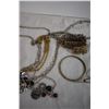 Image 3 : Lot of Costume Jewellry