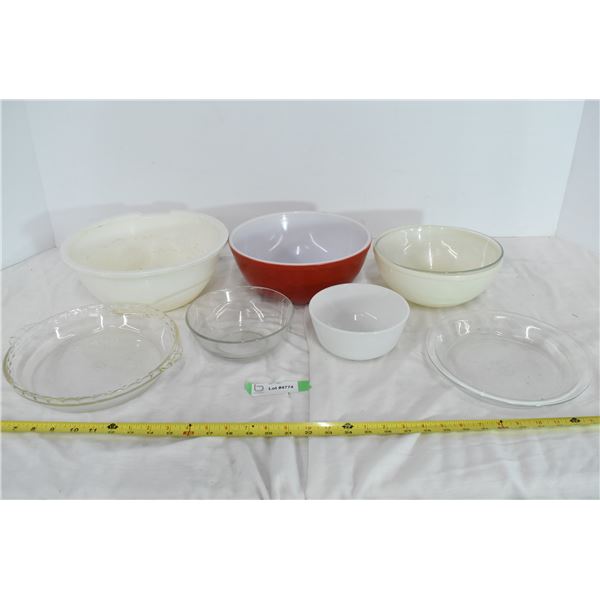 Assorted Mixing & Baking Dishes
