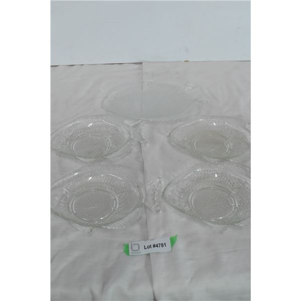 4 Small, 1 Large Fish Tray’s