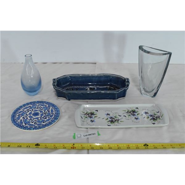Serving Trays & Vases