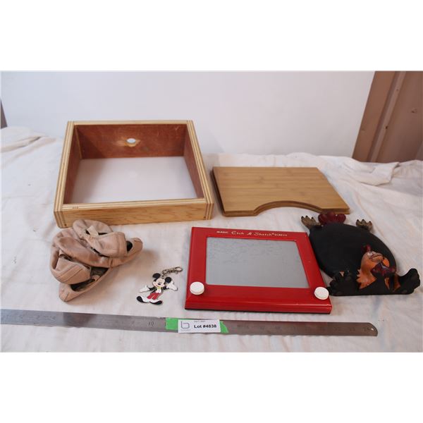 Mickey Mouse keychain, etch a sketch, turkey wall art lot