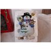 Image 2 : Snowman tshirt and snowman decor